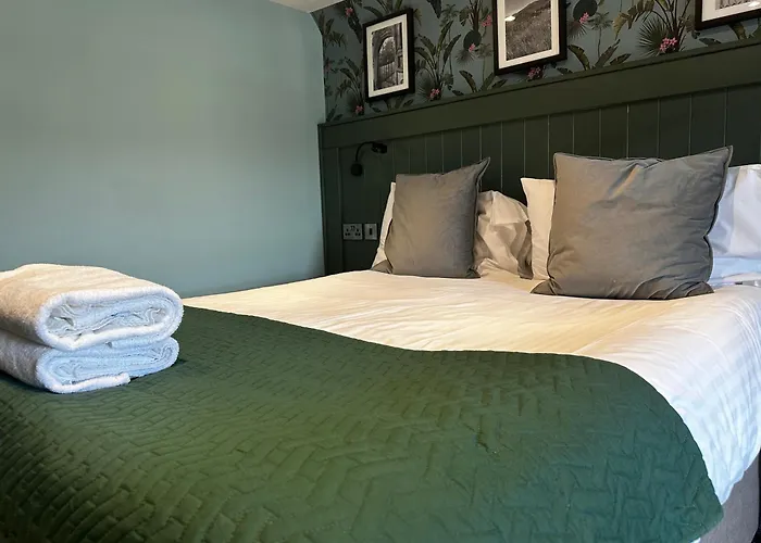 The Golden Fleece Inn